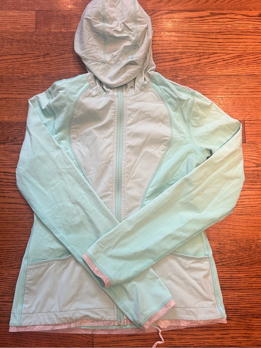 lululemon athletica Mint Lightweight Hooded Jacket